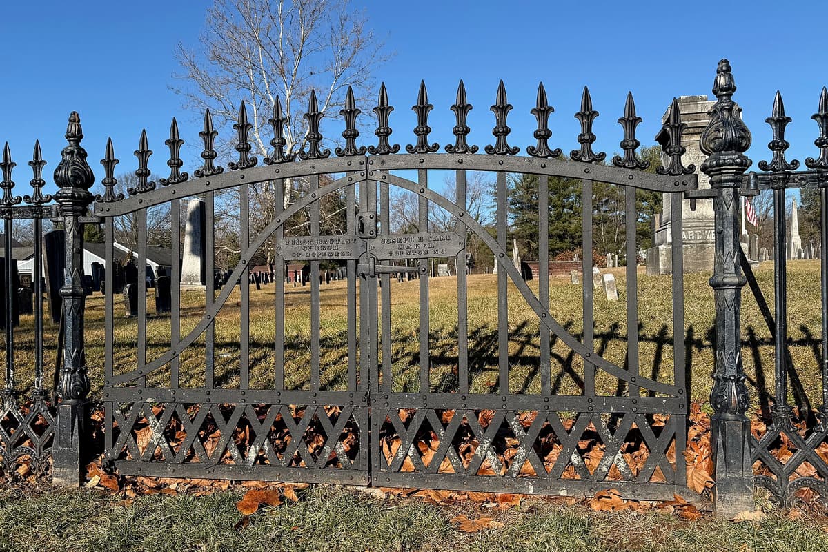 Entrance gate, Old School Baptist Cemetery, Hopewell, NJ